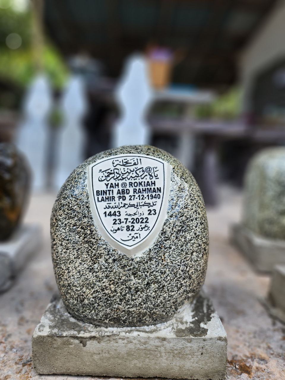 batu nisan